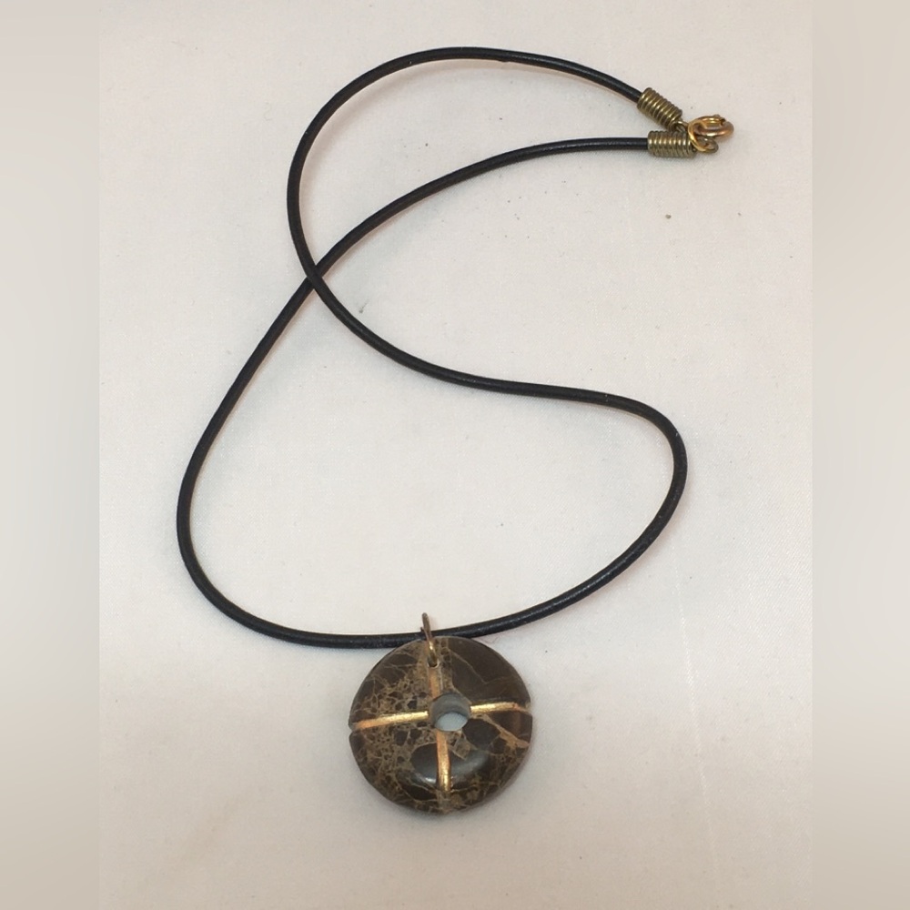 Brown Stone Donut Pendant Necklace with Gold Vein Accent
